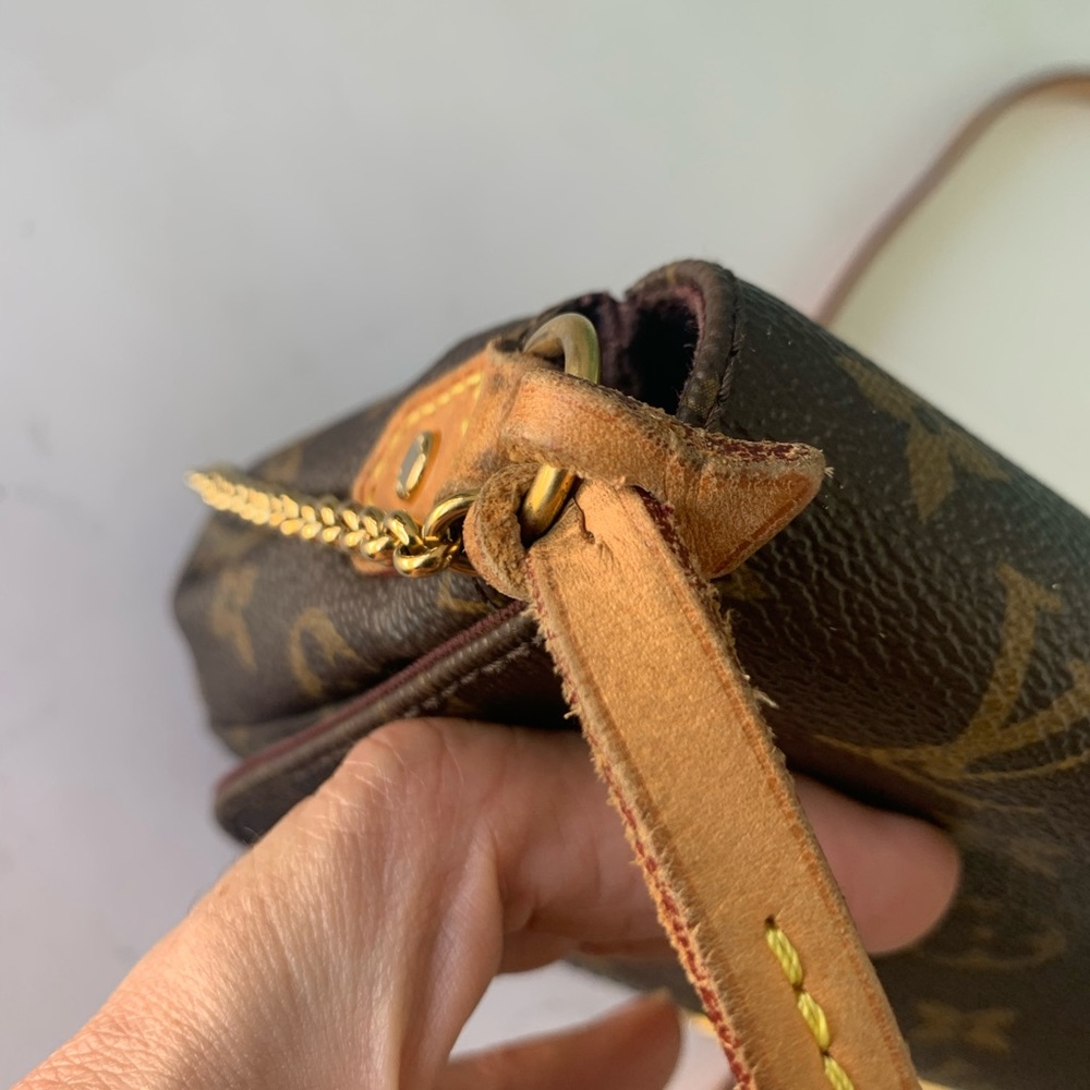 Louis Vuitton The Favorite MM - Monogram Crossbody with both straps - Picture 9 of 16